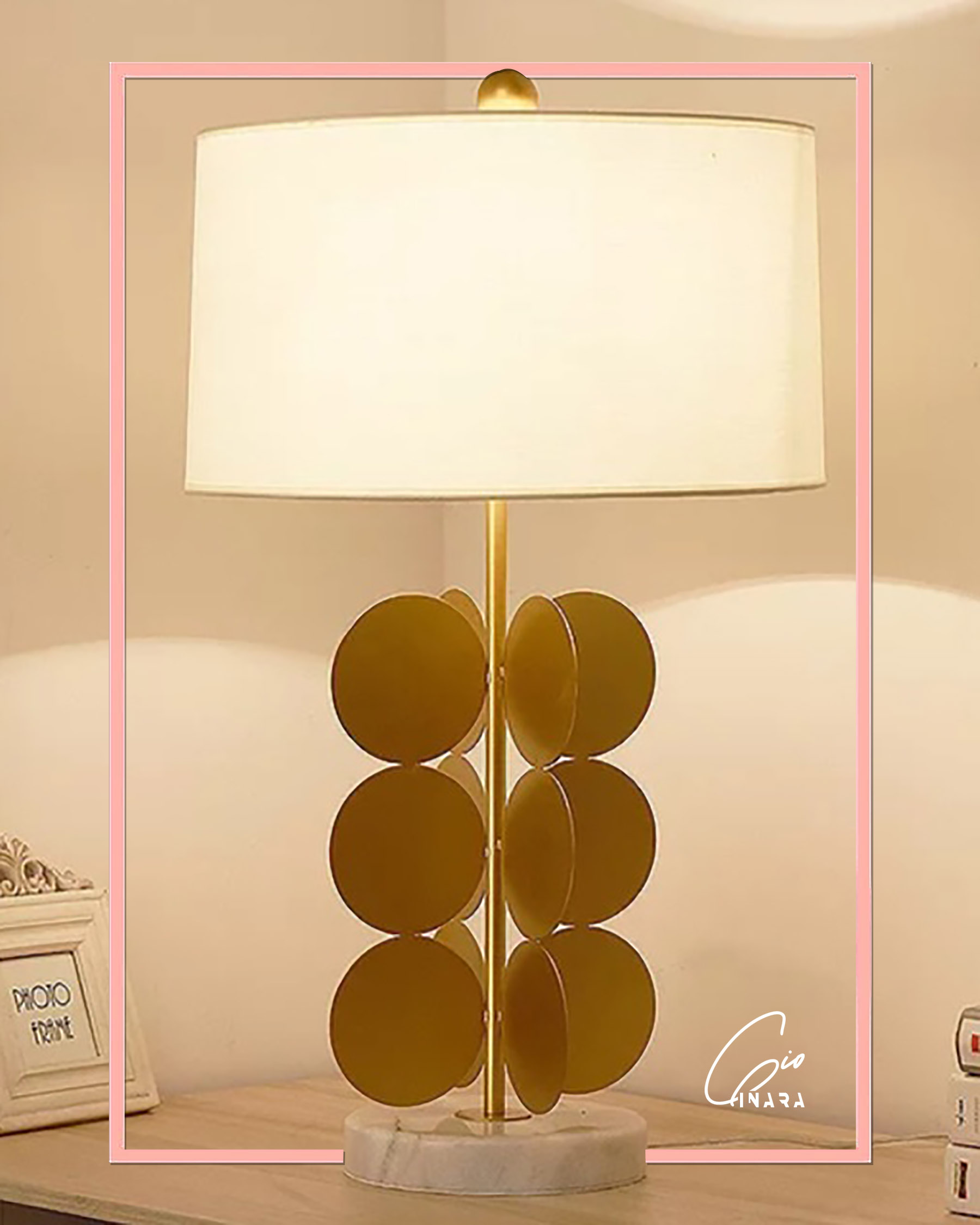 Lucky coins table lamp