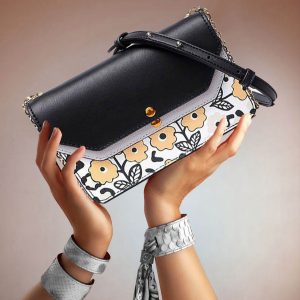 VENUCO Madrid Frenzy Shoulder bag (Flor de Noche)