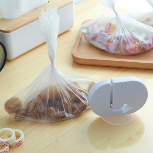 Plastic bags sealer