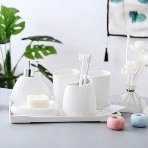 Simple White Toiletry