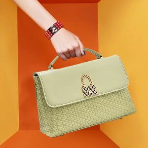 Levaria shoulder bag