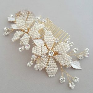 Ariana pearl flower hair comb
