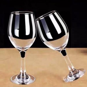 Wine glasses (set of 4)